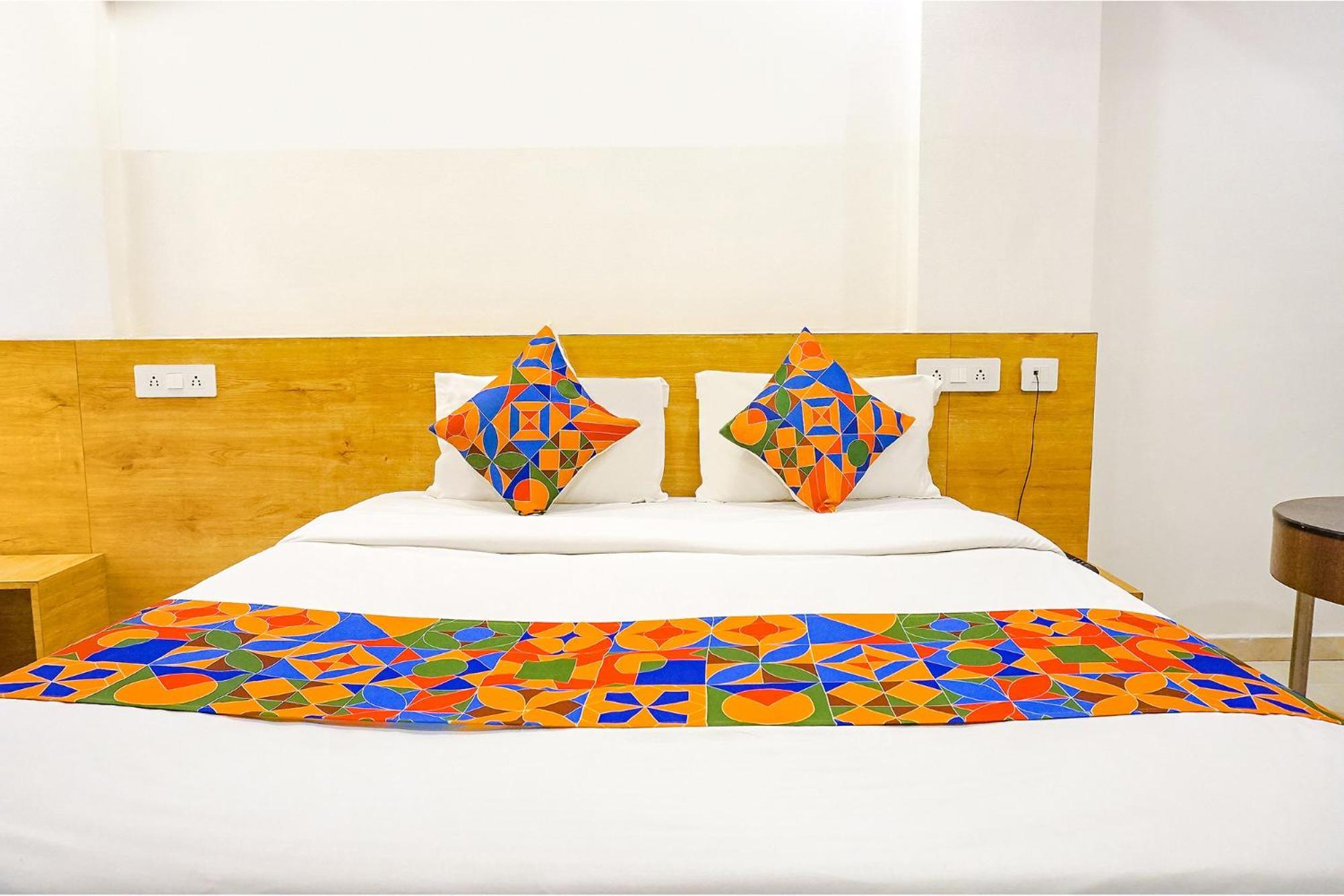 Fabhotel Saffron Inn I - Nr Darshan Museum Pune Esterno foto